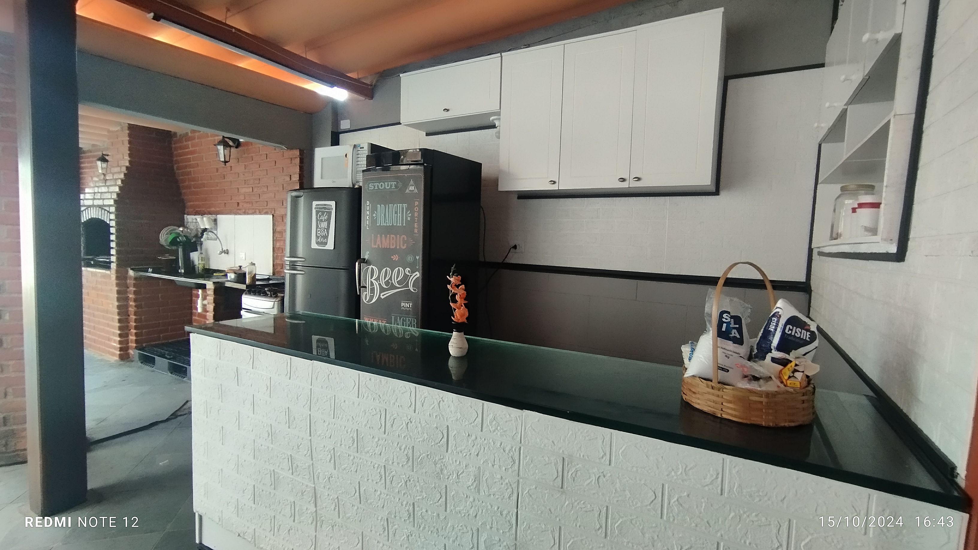 Bancada de vidro que proporciona o máximo de higiene possivel.